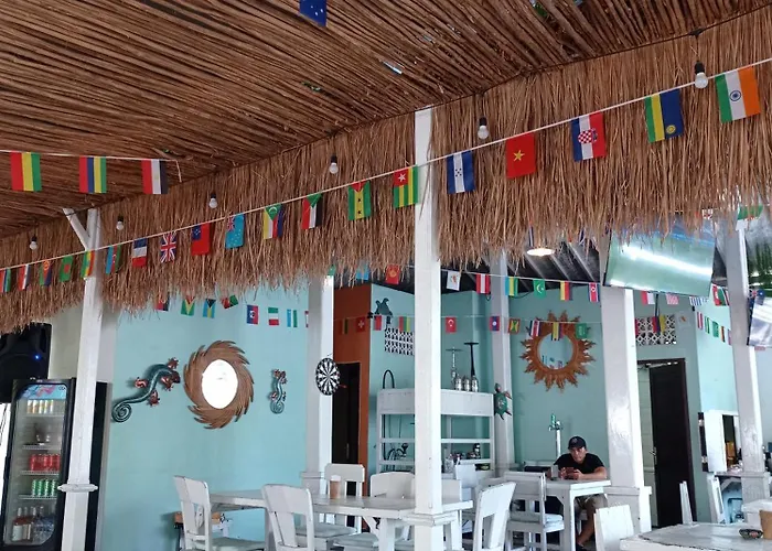 Wehus Sports & Bar Hostal Toyapakeh