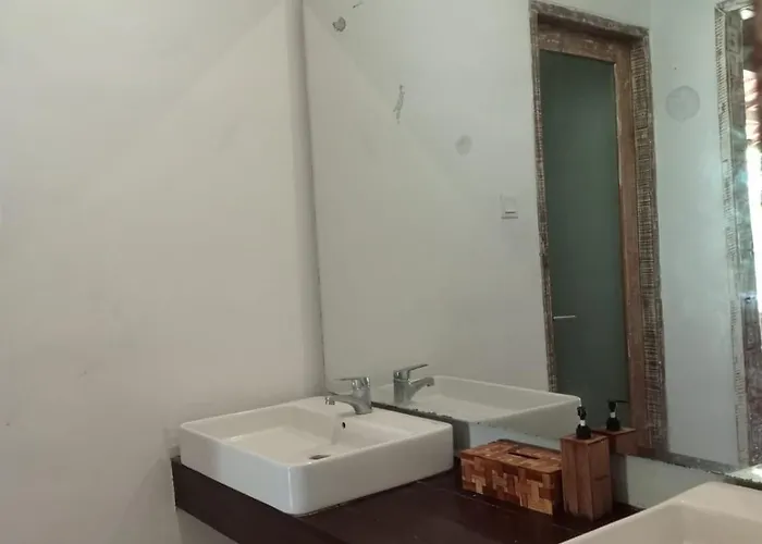 Hostal Wehus Sports & Bar Toyapakeh